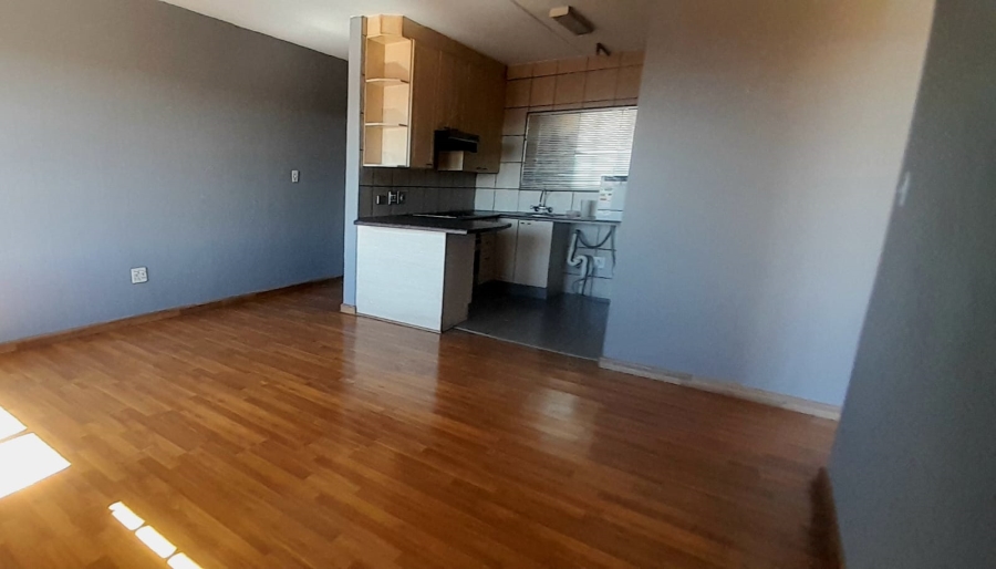 To Let 2 Bedroom Property for Rent in Constantia Kloof Gauteng