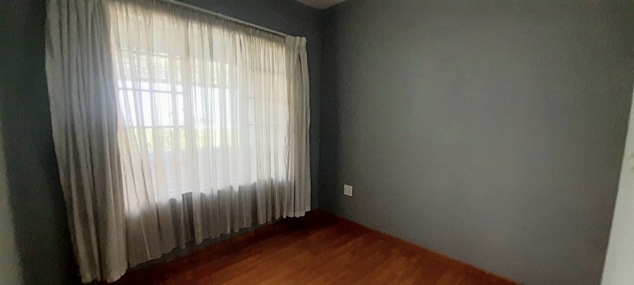 To Let 2 Bedroom Property for Rent in Constantia Kloof Gauteng