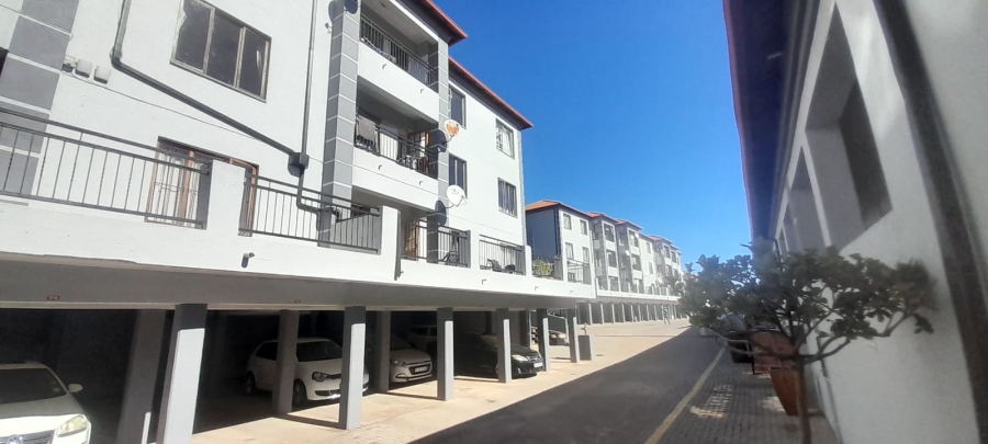 To Let 2 Bedroom Property for Rent in Constantia Kloof Gauteng