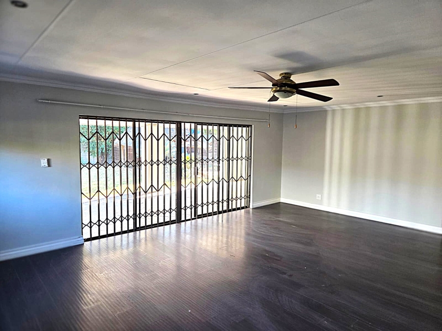 4 Bedroom Property for Sale in Garsfontein Gauteng