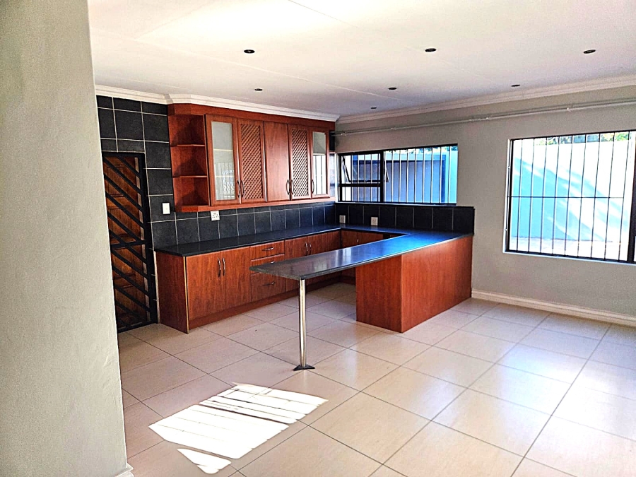 4 Bedroom Property for Sale in Garsfontein Gauteng