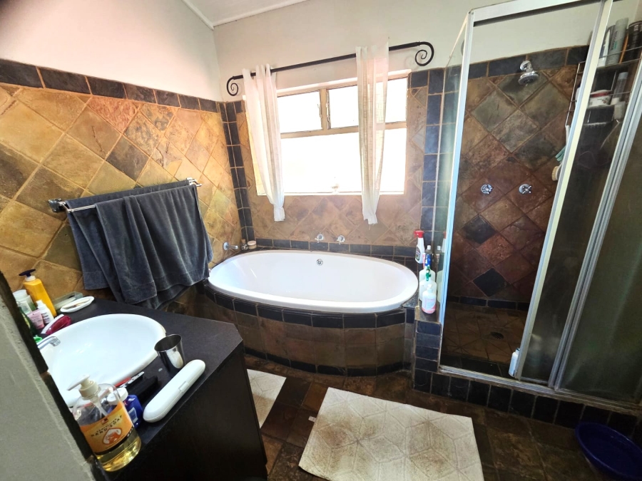 4 Bedroom Property for Sale in Pretoria North Gauteng