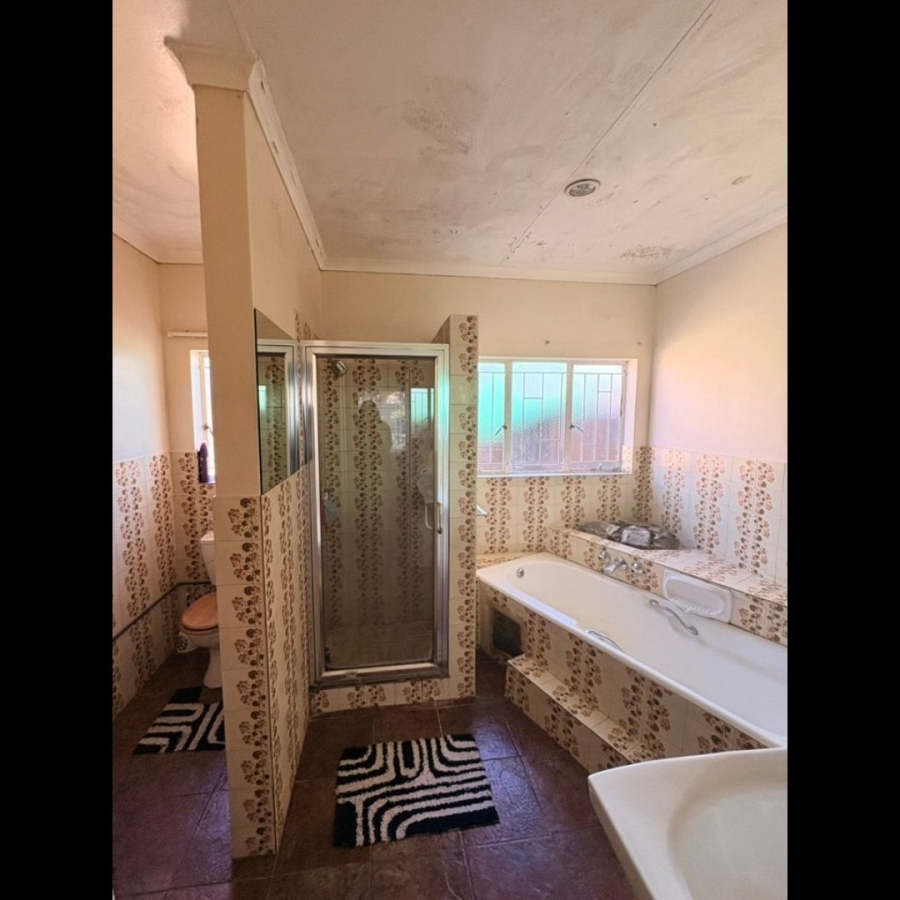5 Bedroom Property for Sale in Christoburg Gauteng