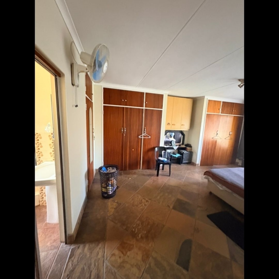 5 Bedroom Property for Sale in Christoburg Gauteng