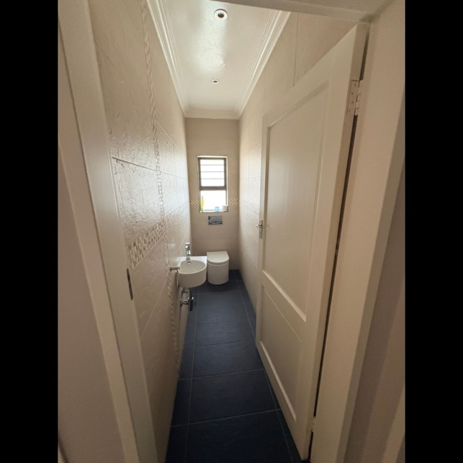 5 Bedroom Property for Sale in Christoburg Gauteng