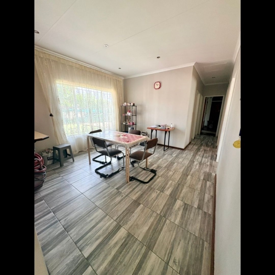 5 Bedroom Property for Sale in Christoburg Gauteng