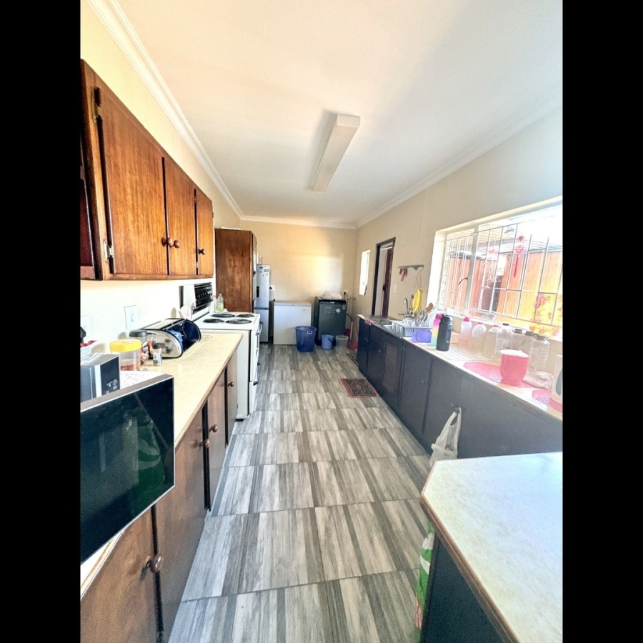 5 Bedroom Property for Sale in Christoburg Gauteng