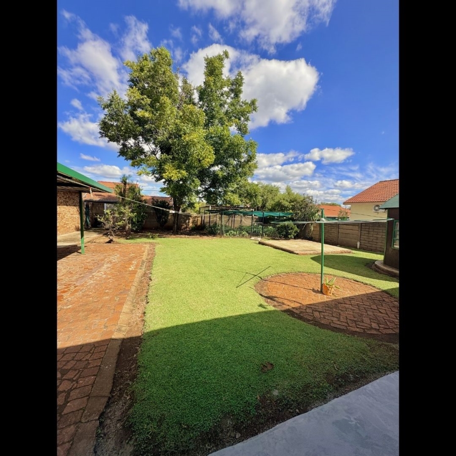 5 Bedroom Property for Sale in Christoburg Gauteng