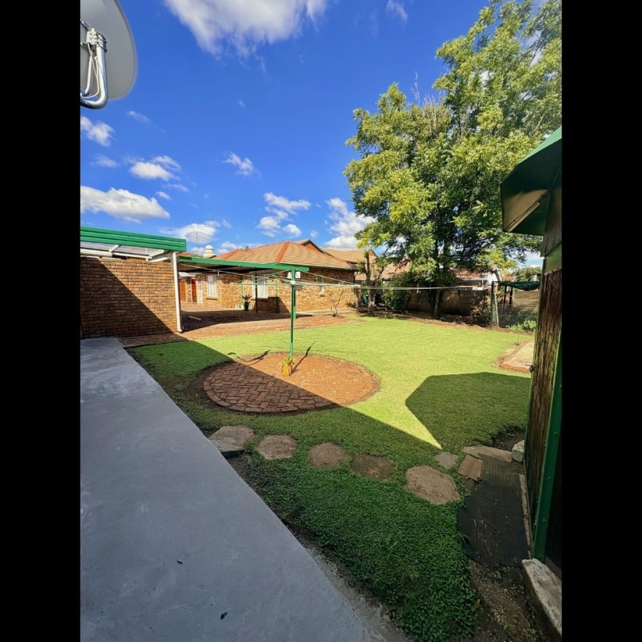 5 Bedroom Property for Sale in Christoburg Gauteng