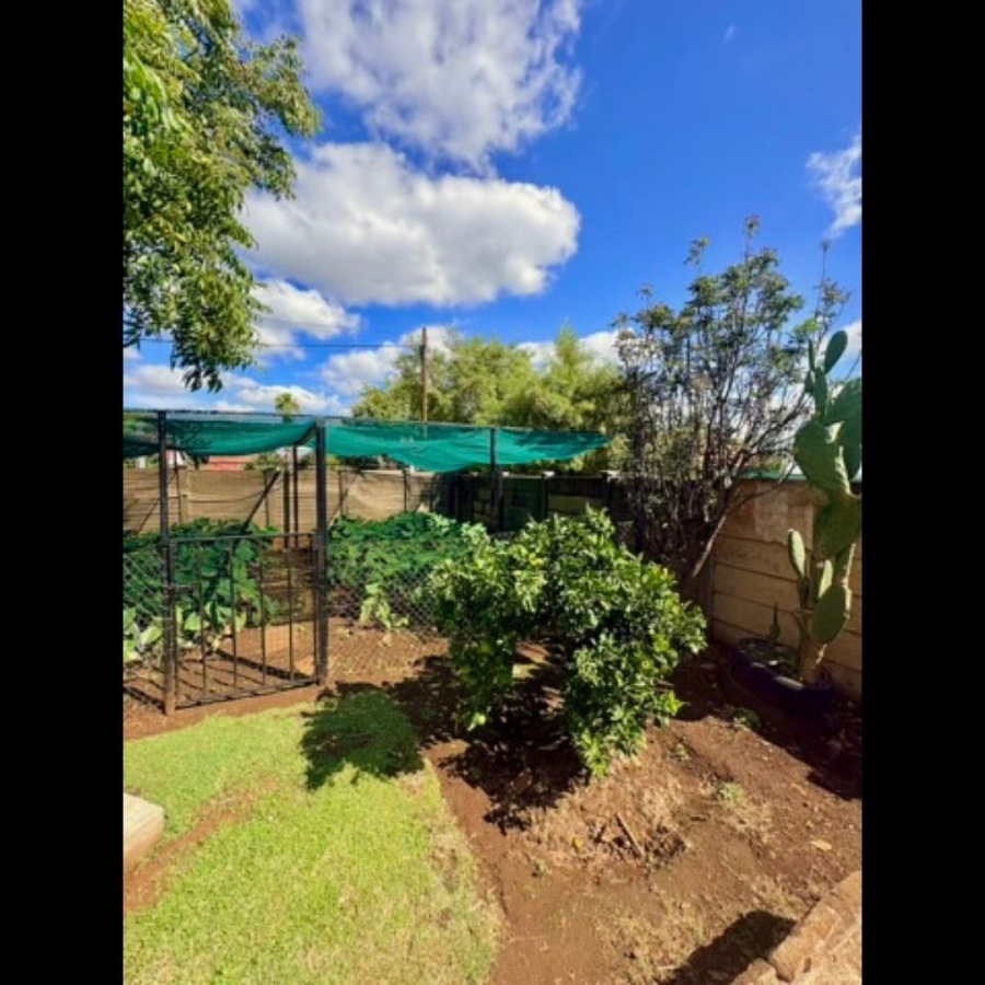5 Bedroom Property for Sale in Christoburg Gauteng