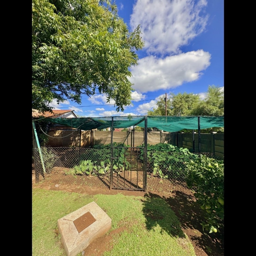 5 Bedroom Property for Sale in Christoburg Gauteng