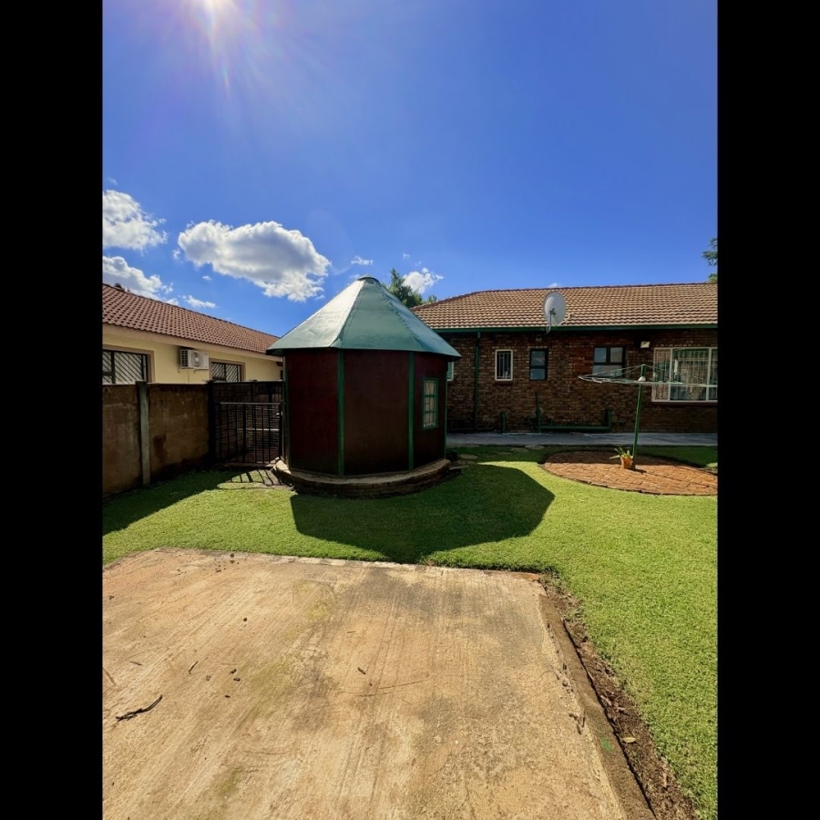 5 Bedroom Property for Sale in Christoburg Gauteng
