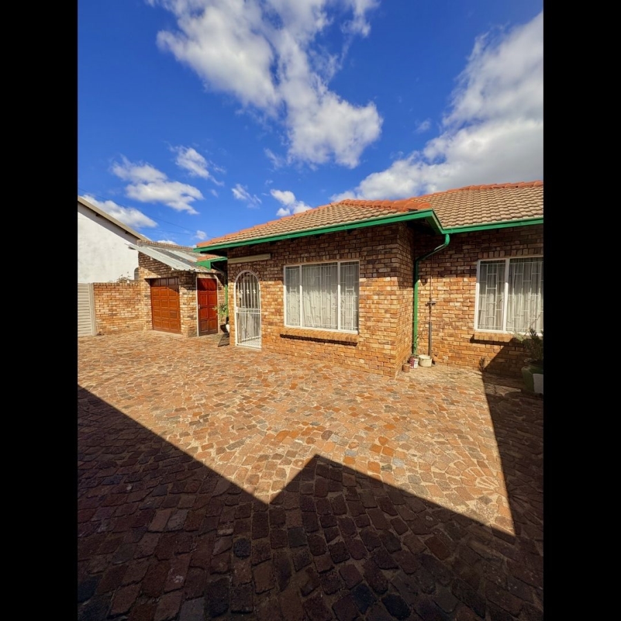 5 Bedroom Property for Sale in Christoburg Gauteng