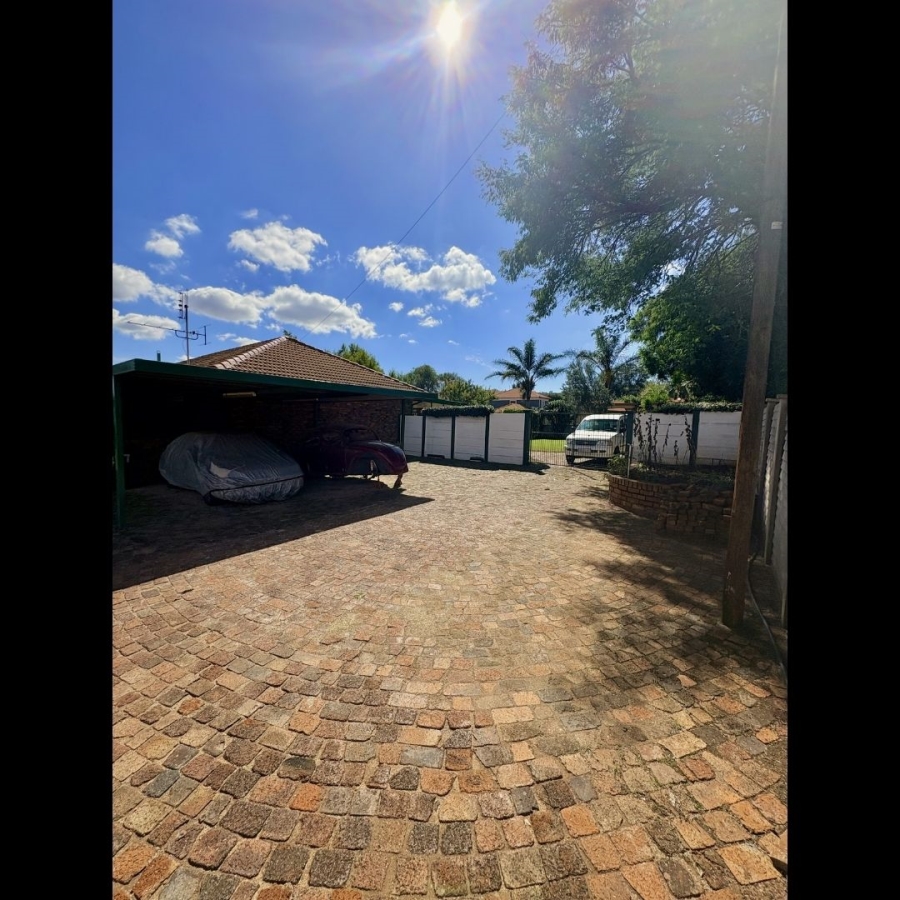 5 Bedroom Property for Sale in Christoburg Gauteng
