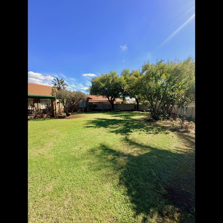 5 Bedroom Property for Sale in Christoburg Gauteng