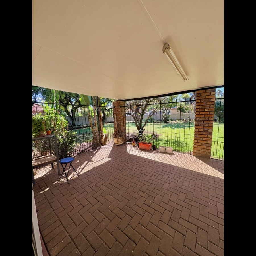 5 Bedroom Property for Sale in Christoburg Gauteng