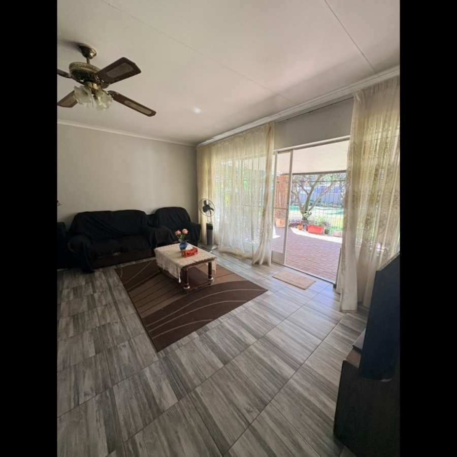 5 Bedroom Property for Sale in Christoburg Gauteng