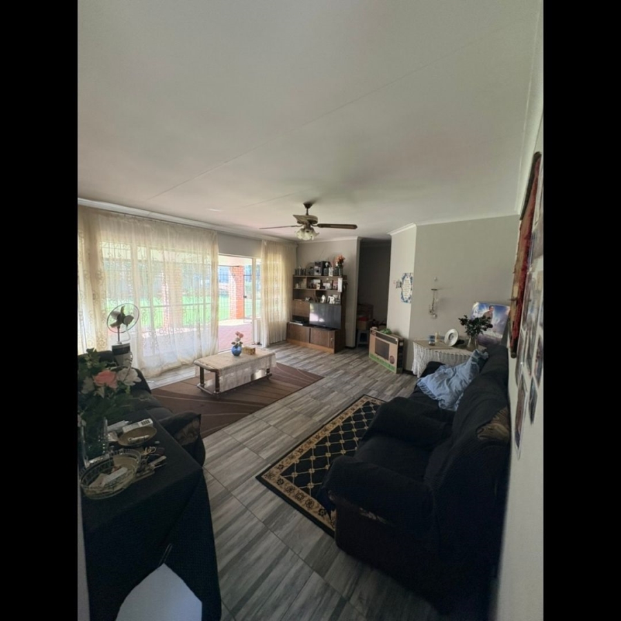 5 Bedroom Property for Sale in Christoburg Gauteng