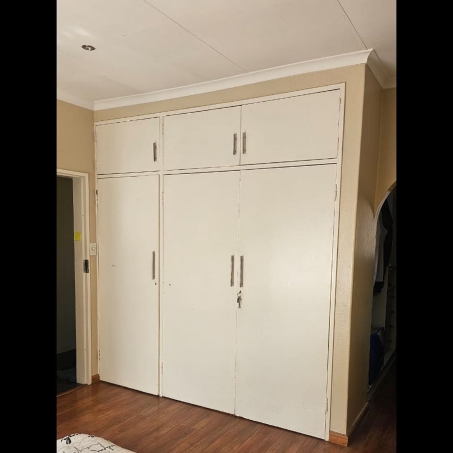 5 Bedroom Property for Sale in Christoburg Gauteng