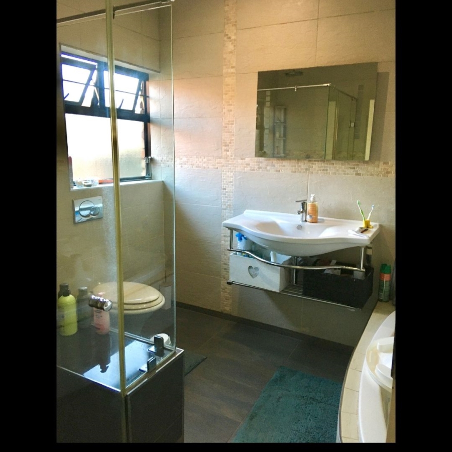 5 Bedroom Property for Sale in Christoburg Gauteng