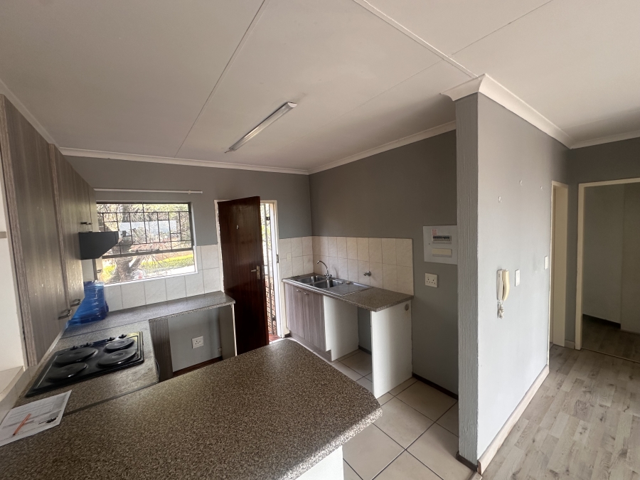 To Let 2 Bedroom Property for Rent in Amorosa Gauteng