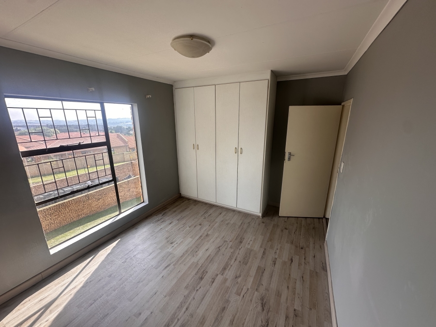 To Let 2 Bedroom Property for Rent in Amorosa Gauteng