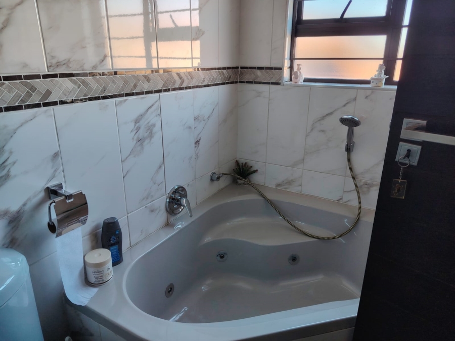 4 Bedroom Property for Sale in Bartlett Gauteng