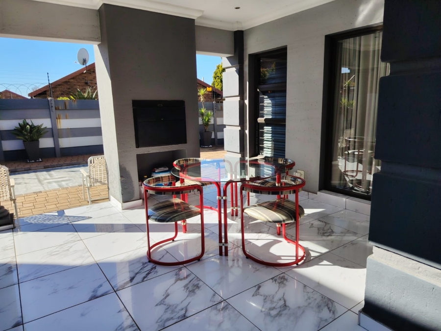 4 Bedroom Property for Sale in Bartlett Gauteng