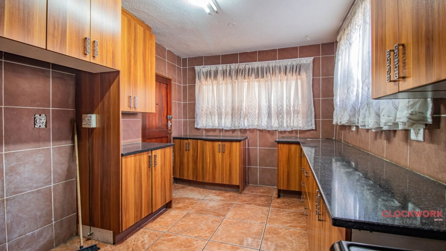 7 Bedroom Property for Sale in Actonville Gauteng