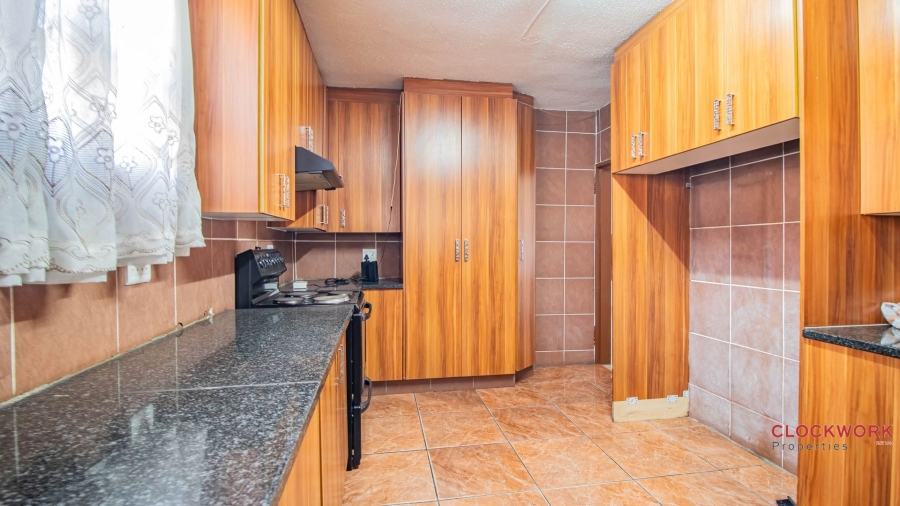 7 Bedroom Property for Sale in Actonville Gauteng