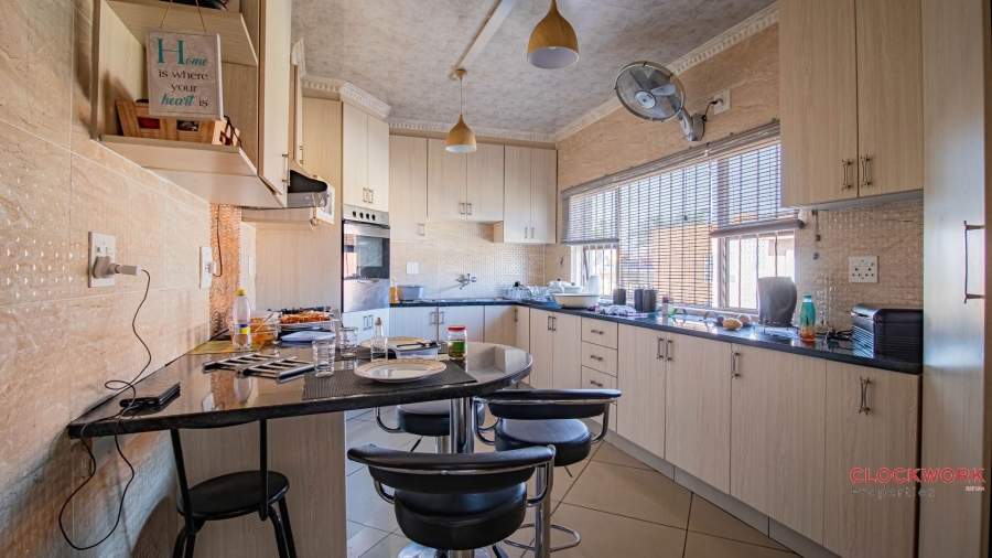 7 Bedroom Property for Sale in Actonville Gauteng