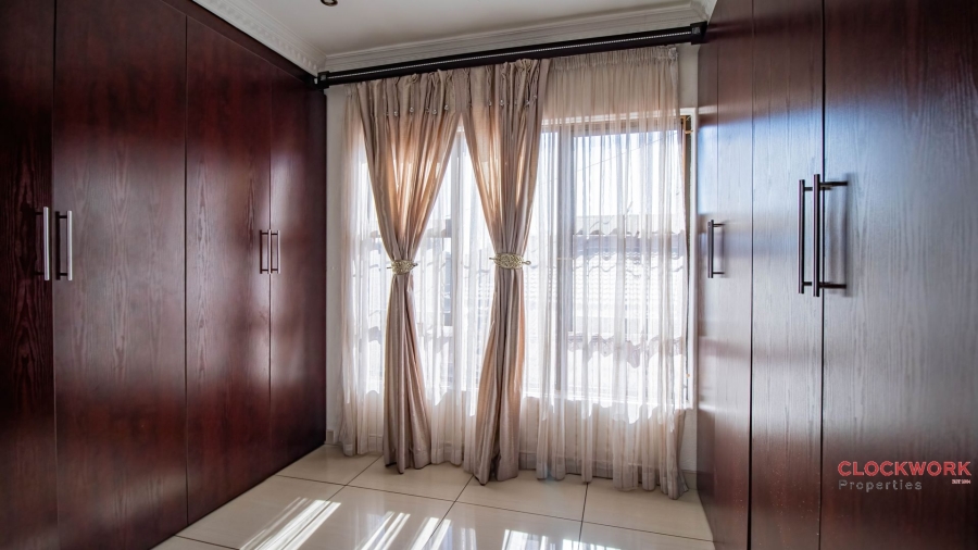 7 Bedroom Property for Sale in Actonville Gauteng
