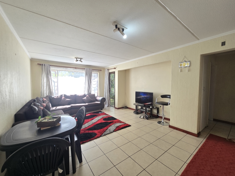 2 Bedroom Property for Sale in Sunninghill Gauteng