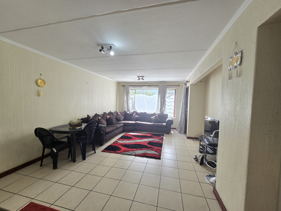 2 Bedroom Property for Sale in Sunninghill Gauteng