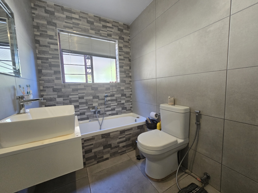 2 Bedroom Property for Sale in Sunninghill Gauteng