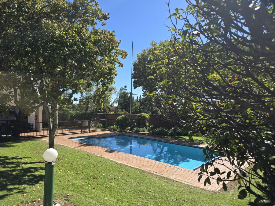 2 Bedroom Property for Sale in Sunninghill Gauteng