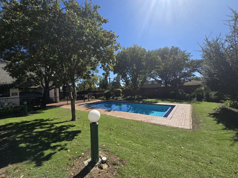 2 Bedroom Property for Sale in Sunninghill Gauteng