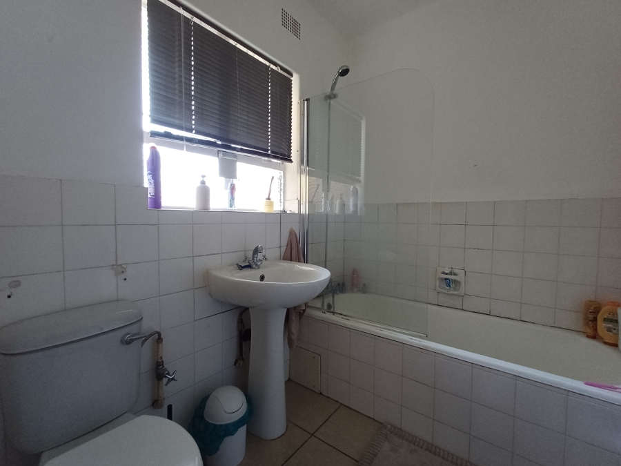 1 Bedroom Property for Sale in Edenvale Central Gauteng