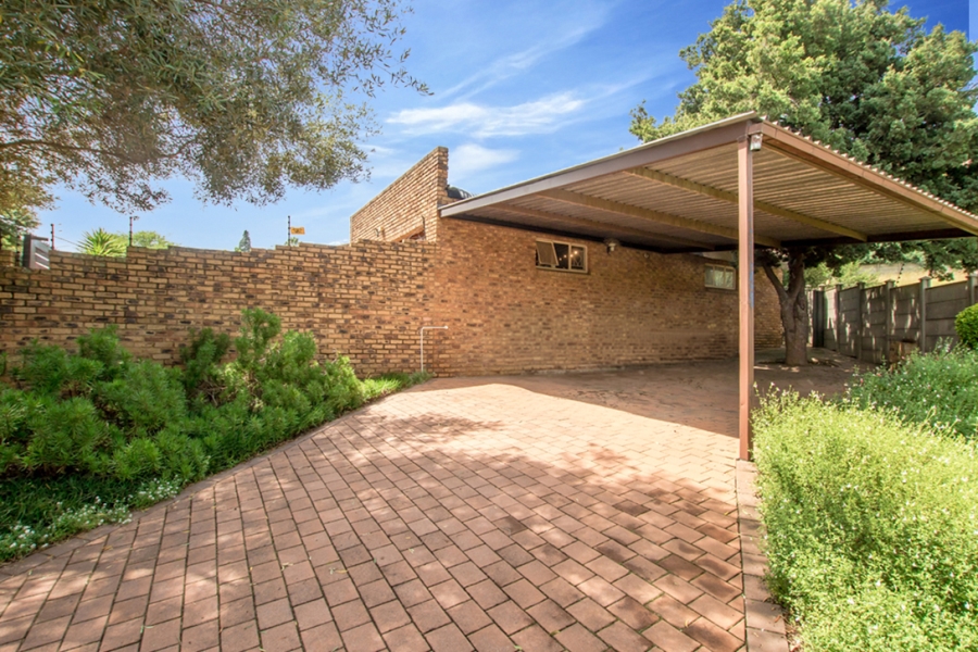 3 Bedroom Property for Sale in Noordheuwel Gauteng