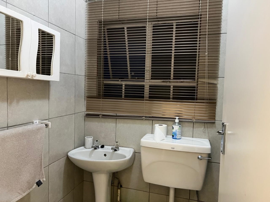 2 Bedroom Property for Sale in Woodmead Gauteng