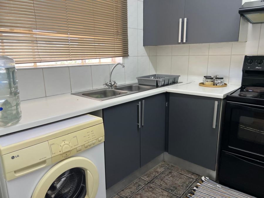 To Let 2 Bedroom Property for Rent in Woodmead Gauteng