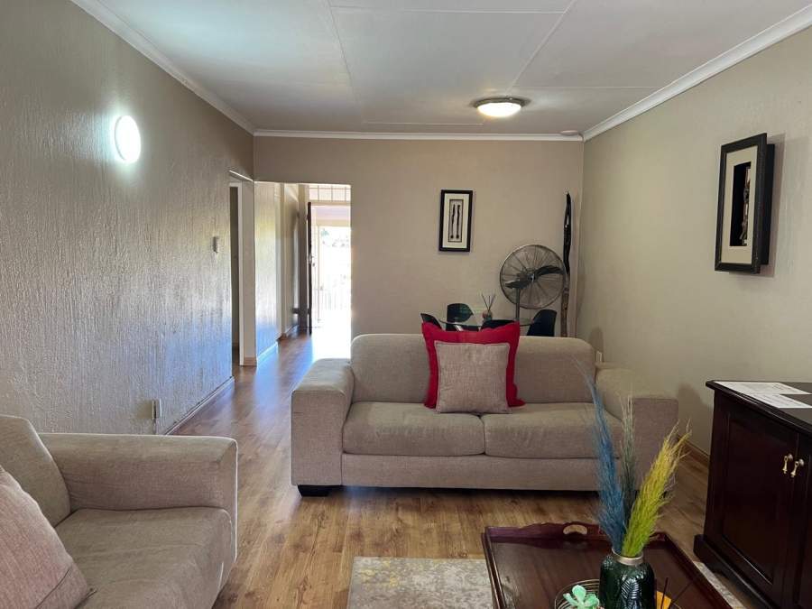 To Let 2 Bedroom Property for Rent in Woodmead Gauteng