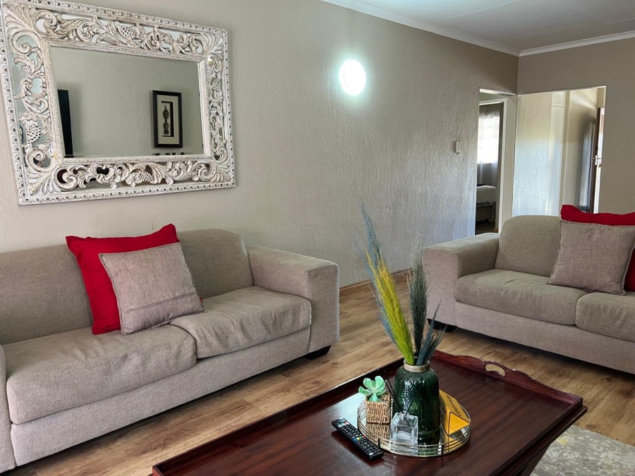 To Let 2 Bedroom Property for Rent in Woodmead Gauteng