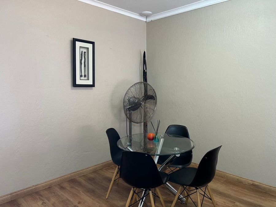 To Let 2 Bedroom Property for Rent in Woodmead Gauteng