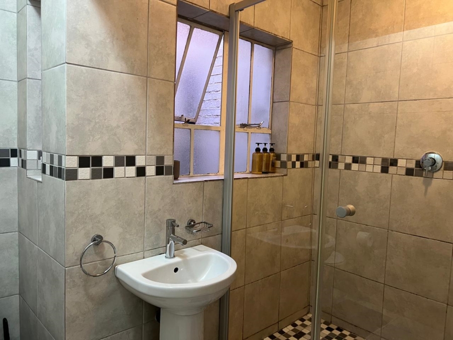 To Let 2 Bedroom Property for Rent in Woodmead Gauteng