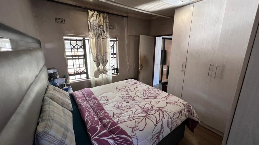 2 Bedroom Property for Sale in Etwatwa Gauteng