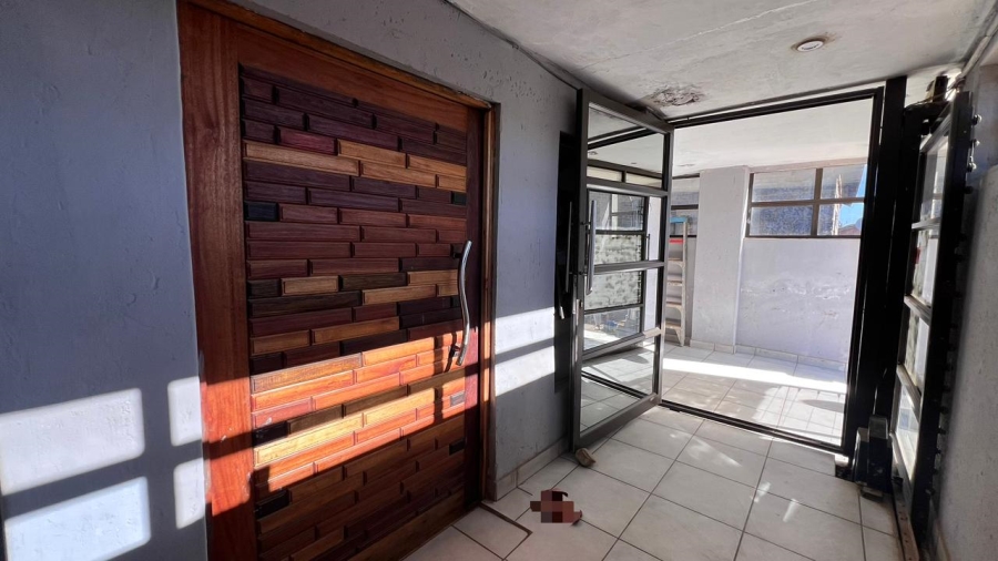2 Bedroom Property for Sale in Etwatwa Gauteng
