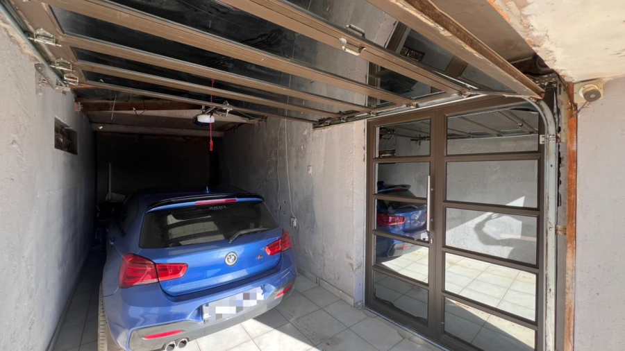 2 Bedroom Property for Sale in Etwatwa Gauteng