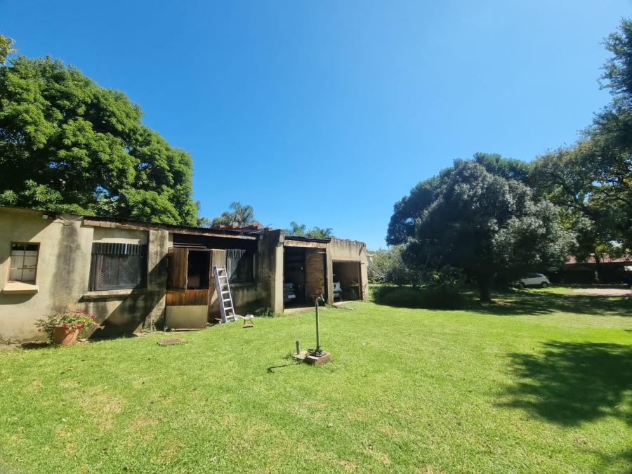 6 Bedroom Property for Sale in Klippoortje Gauteng