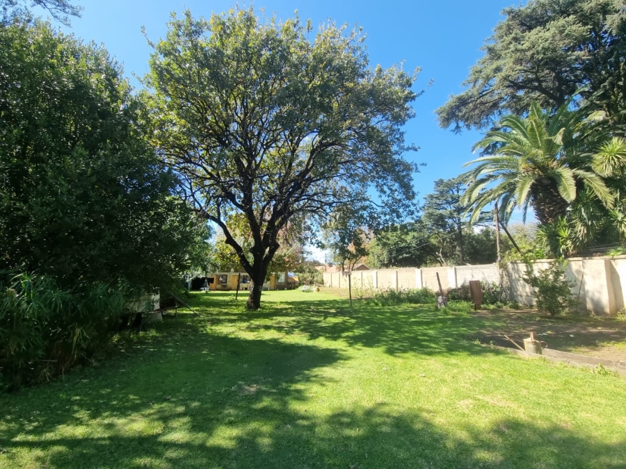 6 Bedroom Property for Sale in Klippoortje Gauteng